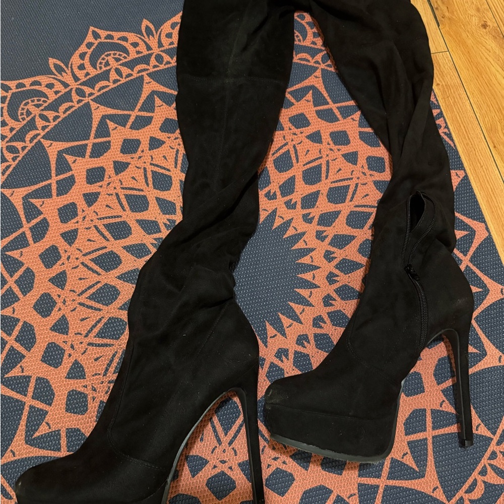 Elegant Black Women's Boots